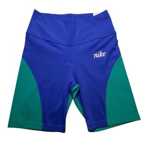 Nike Women’s Training Biker Shorts High Rise 7”, Size Small NWT
